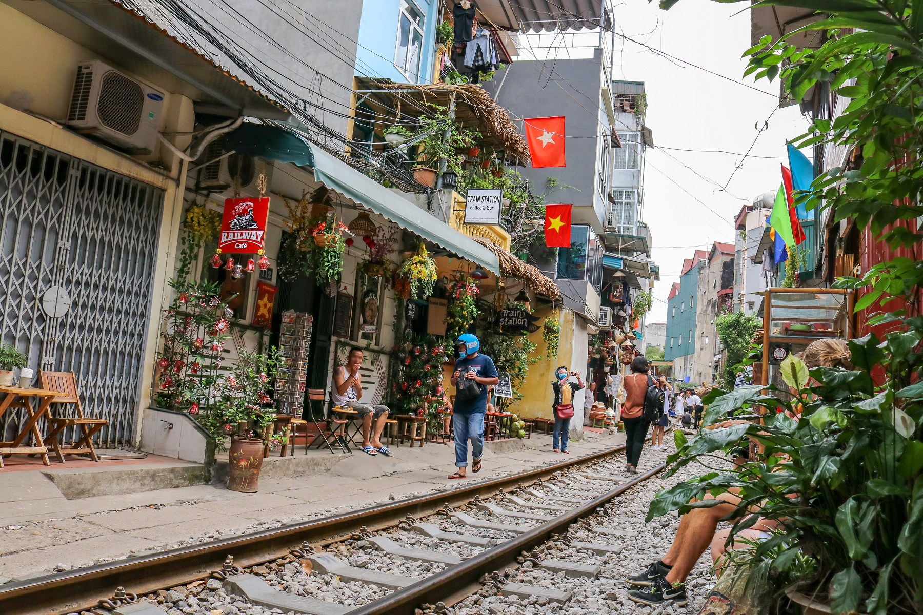 話題のハノイ「トレインストリート」散策